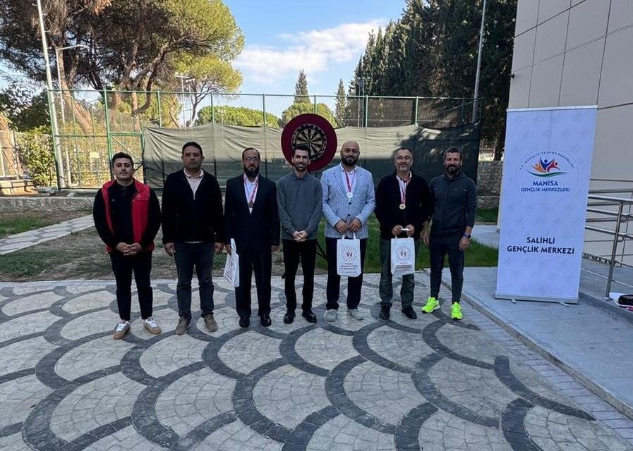 Din görevlileri dart turnuvasında buluştu
