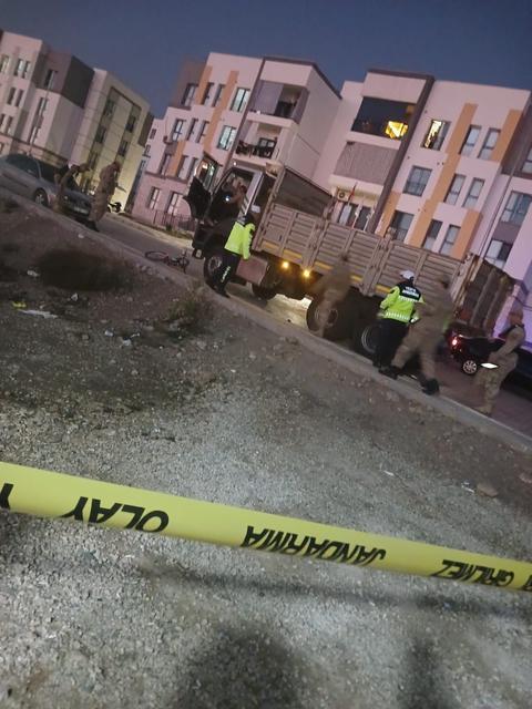 Kamyonun çarptığı çocuk hayatını kaybetti