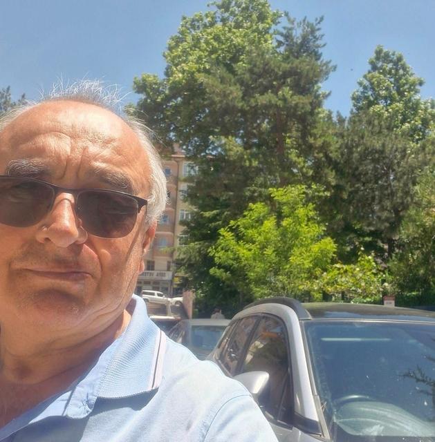 Ambulans çağıran emekli astsubay evinde ölü bulundu
