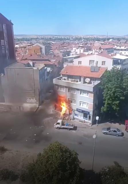 KÜTAHYA'DA TÜP BAYİSİNDEKİ PATLAMADA YARALANAN 7 KİŞİNİN TEDAVİLERİ SÜRÜYOR