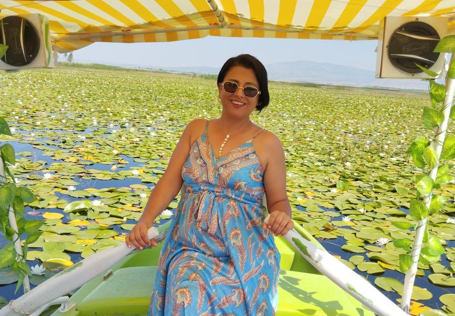 Nilüferlerin görsel şöleni yerli ve yabancı turistlerin ilgi odağı oldu