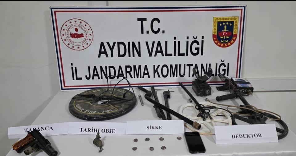 Aydın’da o evden tarihi sikke ve dedektörler çıktı