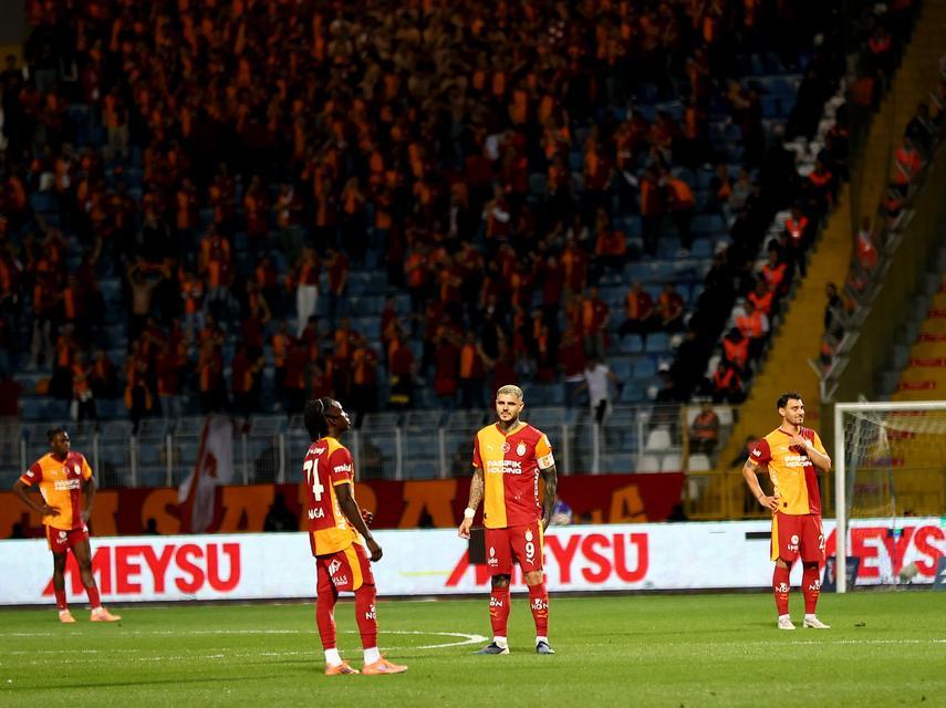 Şampiyon Galatasaray sezonu mağlubiyetle tamamladı