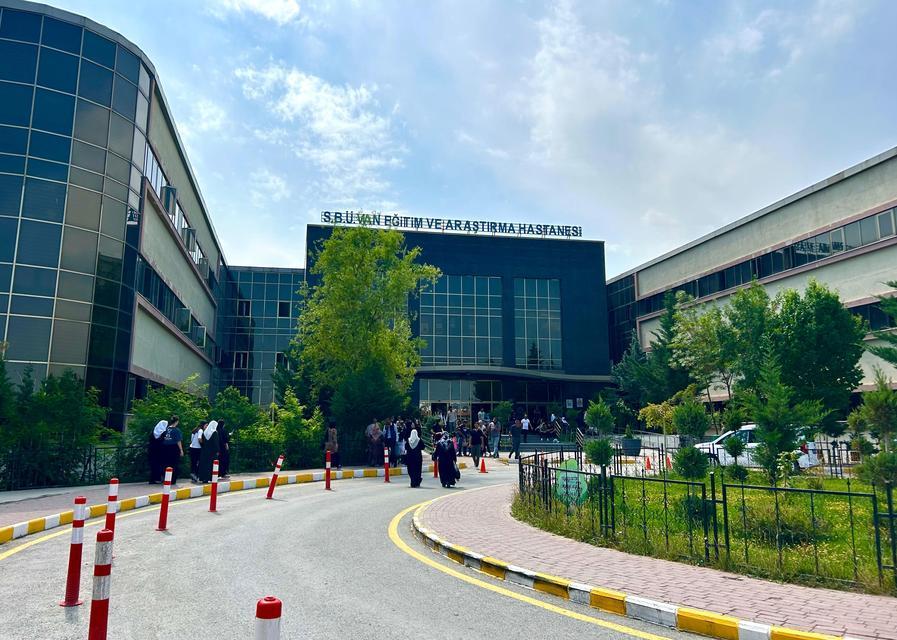 İMPLANT VİDASI CİĞERİNE KAÇAN HASTA ÖLÜMDEN DÖNDÜ