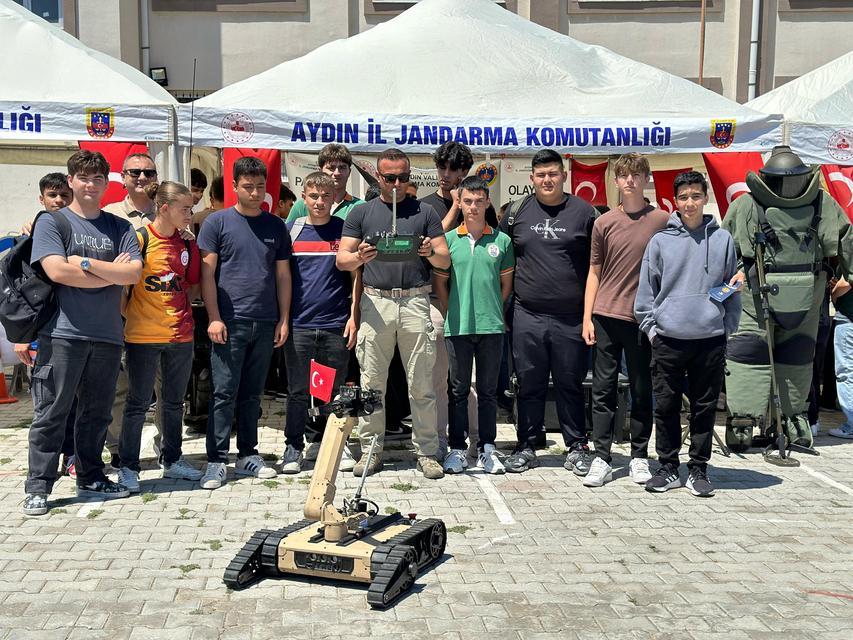 Didimli öğrencilere jandarma tanıtımı yapıldı