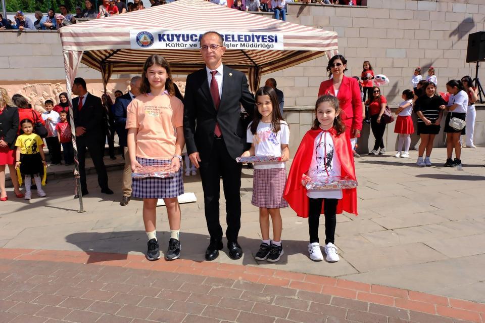 KUYUCAK'TA 23 NİSAN COŞKUSU