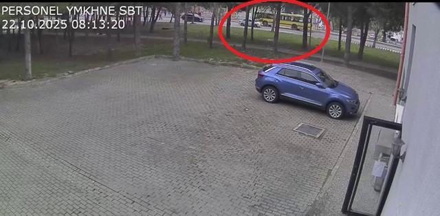 Kampüs içinde belediye otobüsü kadına çarptı
