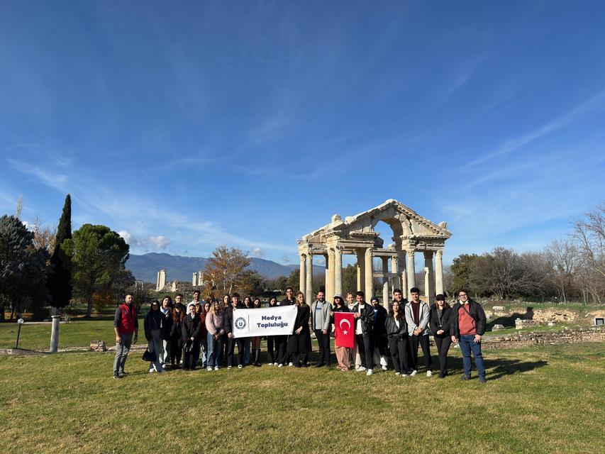 ADÜ öğrencileri, Afrodisias’ta kültürel miras yolculuğuna çıktı