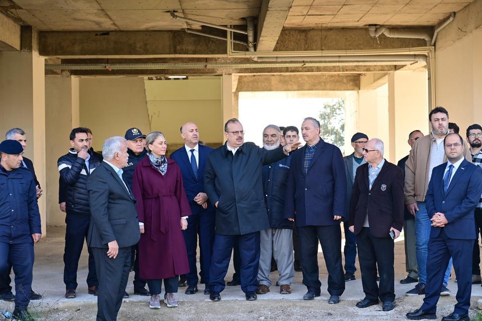 Vali Canbolat'tan külliye ve kazı sahasında inceleme