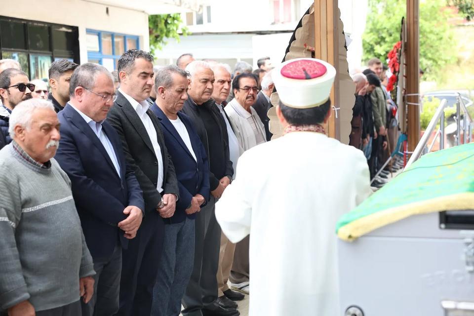 Özgür Arıcı’nın babaannesi son yolculuğuna uğurlandı
