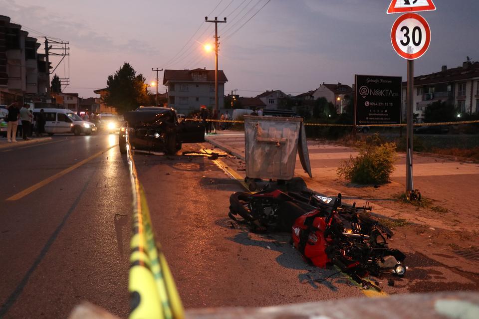 Önce motosiklete ardından cipe çarptı: 1 ölü