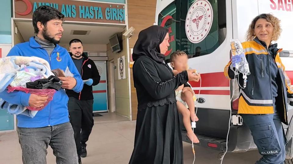Oyun oynarken ateşe düşen çocuk ağır yaralandı