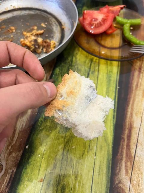 Ekmeğin içinden öyle bir şey çıktı ki...