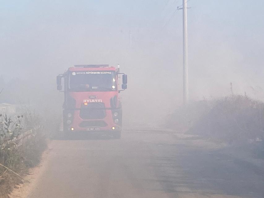 3 ayrı yangın kenti dumana boğdu