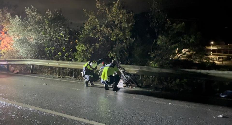 İZMİR'DE PİKAP İLE ELEKTRİKLİ BİSİKLETİN ÇARPIŞTIĞI KAZADA 2 KİŞİ ÖLDÜ