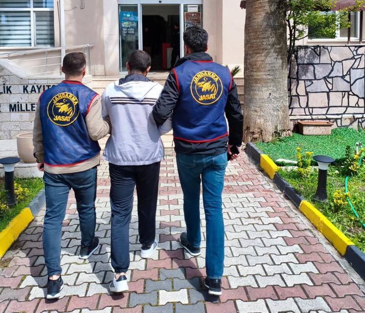 Aydın jandarması peşini bırakmadı; Menemen’de yakalandı