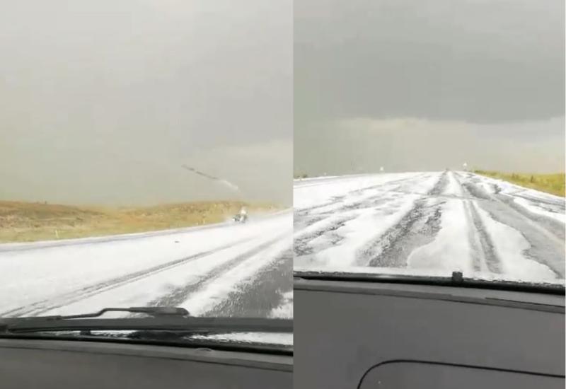 Karayolu dolu yağışıyla beyaza büründü