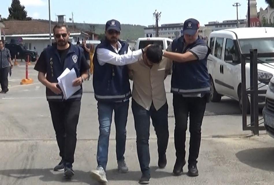 Eski eşini ve kayınpederini öldürdü
