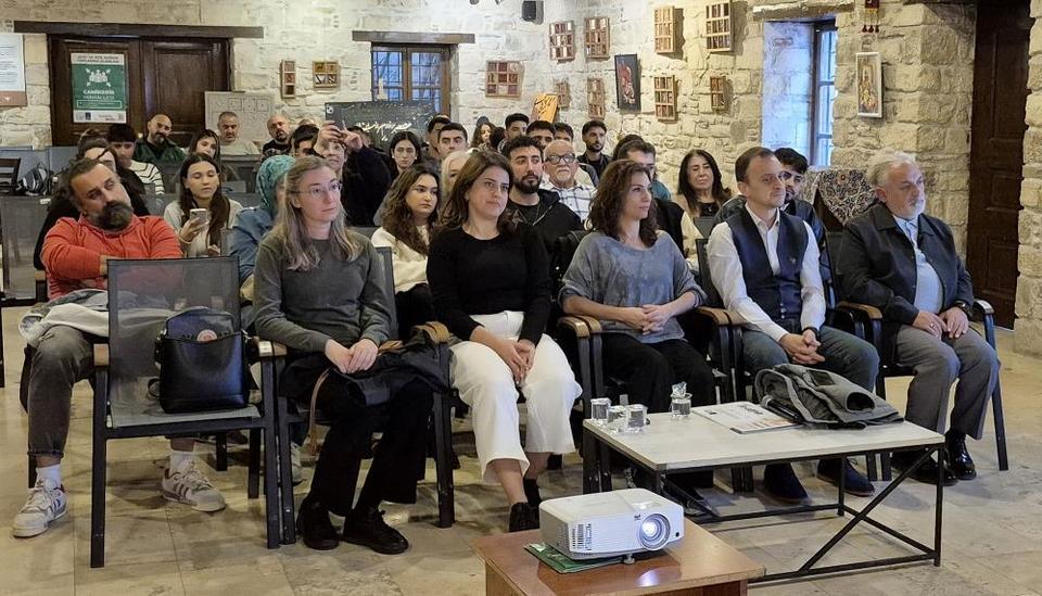 ‘Aşık Veysel’ Kuşadası’nda anıldı