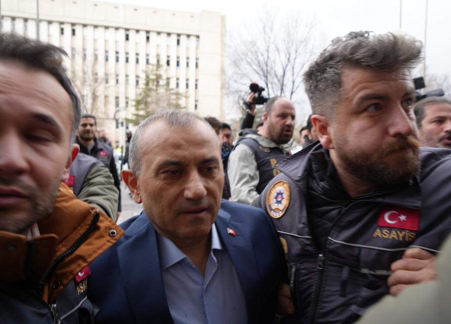 Eski vali adliyeye sevk edildi