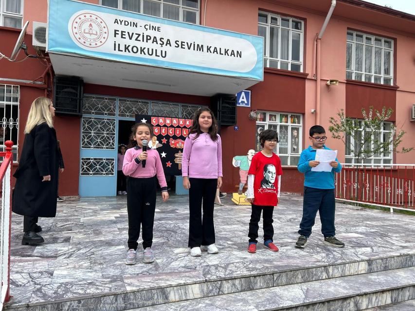 Çineli minikler 18 Mart ruhunu yaşattı