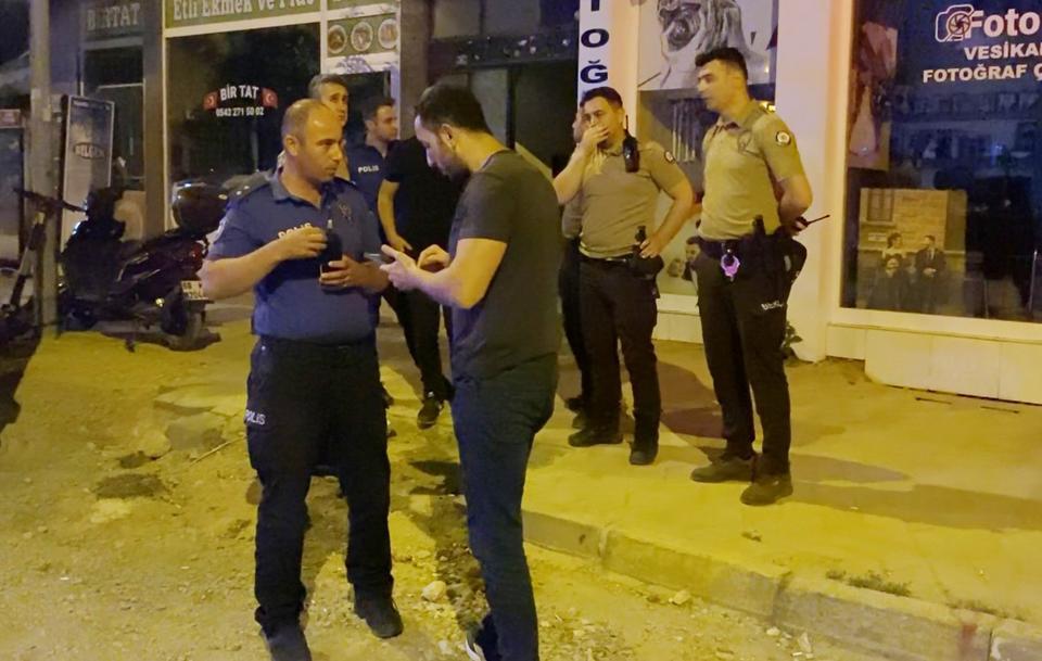 GENÇ KADIN ÜVEY KIZ KARDEŞİNİ BIÇAKLAYARAK ÖLDÜRDÜ AKSARAY'DAKİ AİLE KAVGASINDA 1 KİŞİ ÖLDÜ 1 KİŞİ DE YARALANDI
