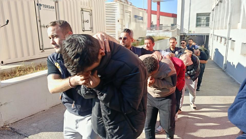 150 milyonluk yasadışı bahsi yöneten şebeke çökertildi
