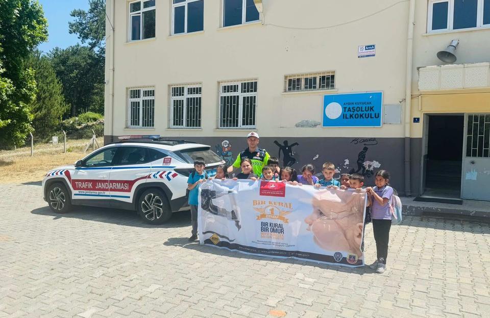 Kuyucak jandarmasından öğrencilere hayat kurtaran eğitim