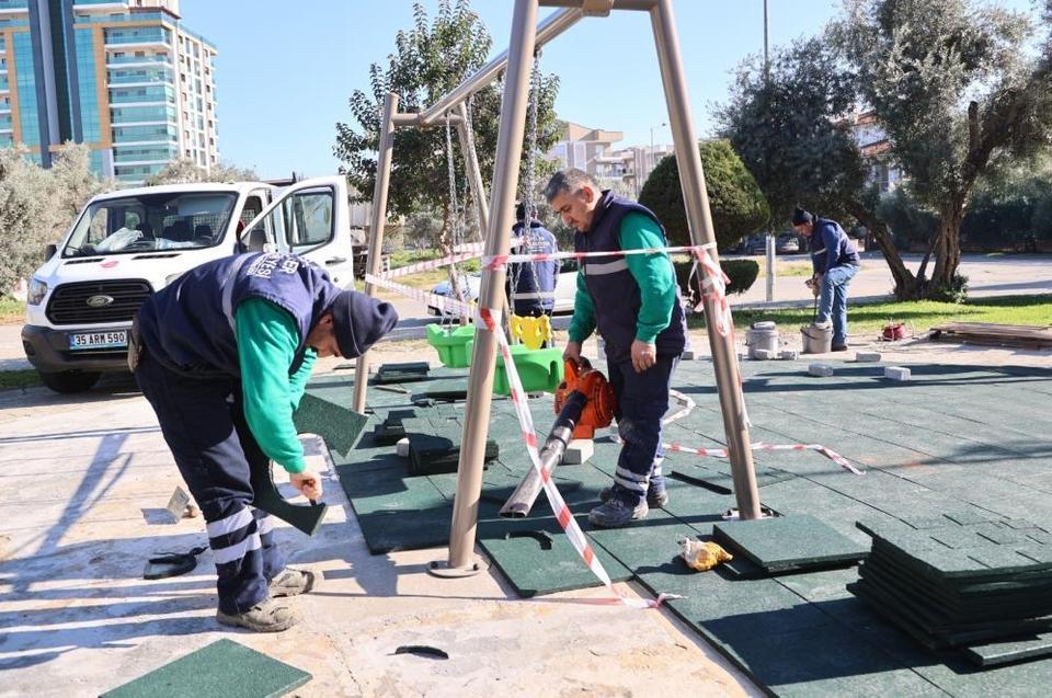 Efeler'deki parklarda yenileme çalışmaları sürüyor