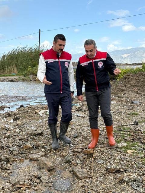 Ayhan Temiz  ve Veysel Ali Gönü Taşkın Bölgesinde inceleme  yaptılar