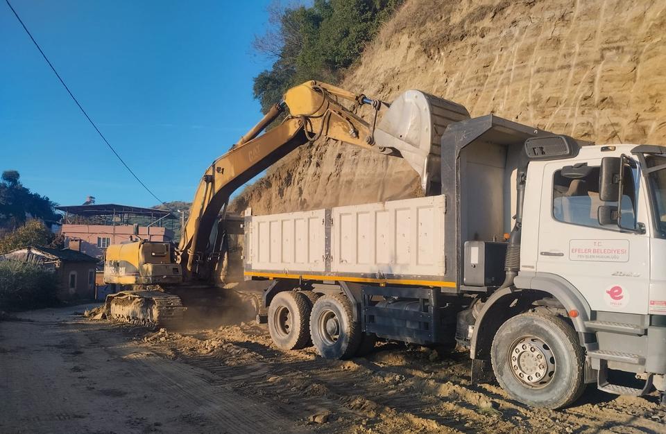 Başkan Yetişkin’den çiftçilere yol desteği