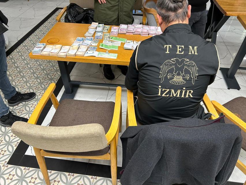 İZMİR MERKEZLİ FETÖ OPERASYONUNDA GİZLİ EYALET İMAMLARI YAKALANDI