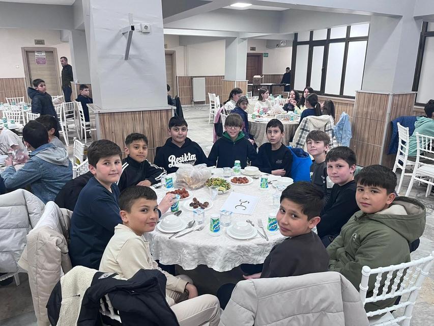 Kurtuluş İhsan Küçükarslan Ortaokulu’nda geleneksel iftar coşkusu