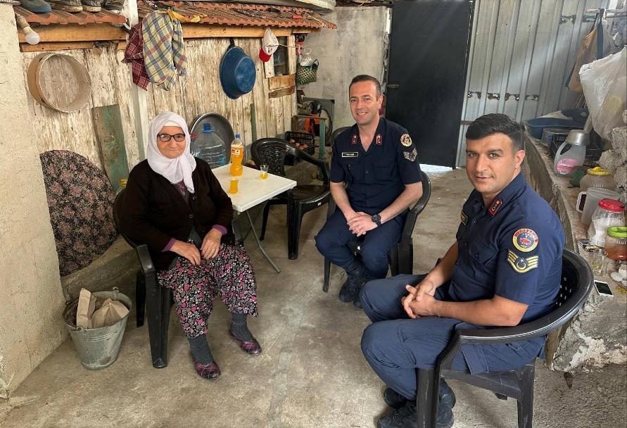 Aydın jandarmasından anlamlı ziyaretler